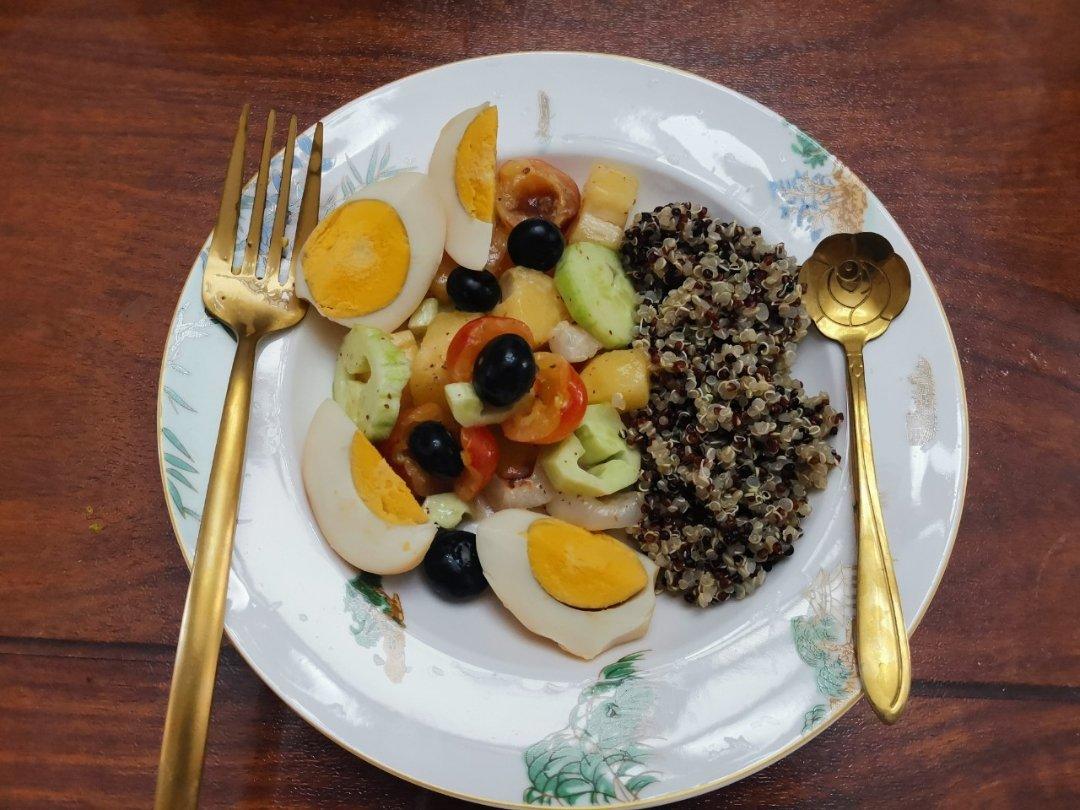 减脂三色藜麦饭