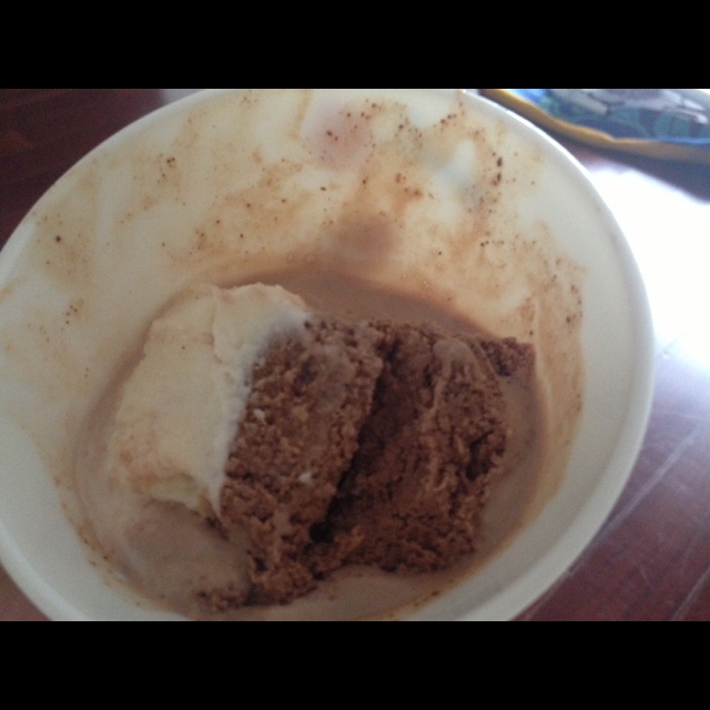 黑巧克力冰淇淋