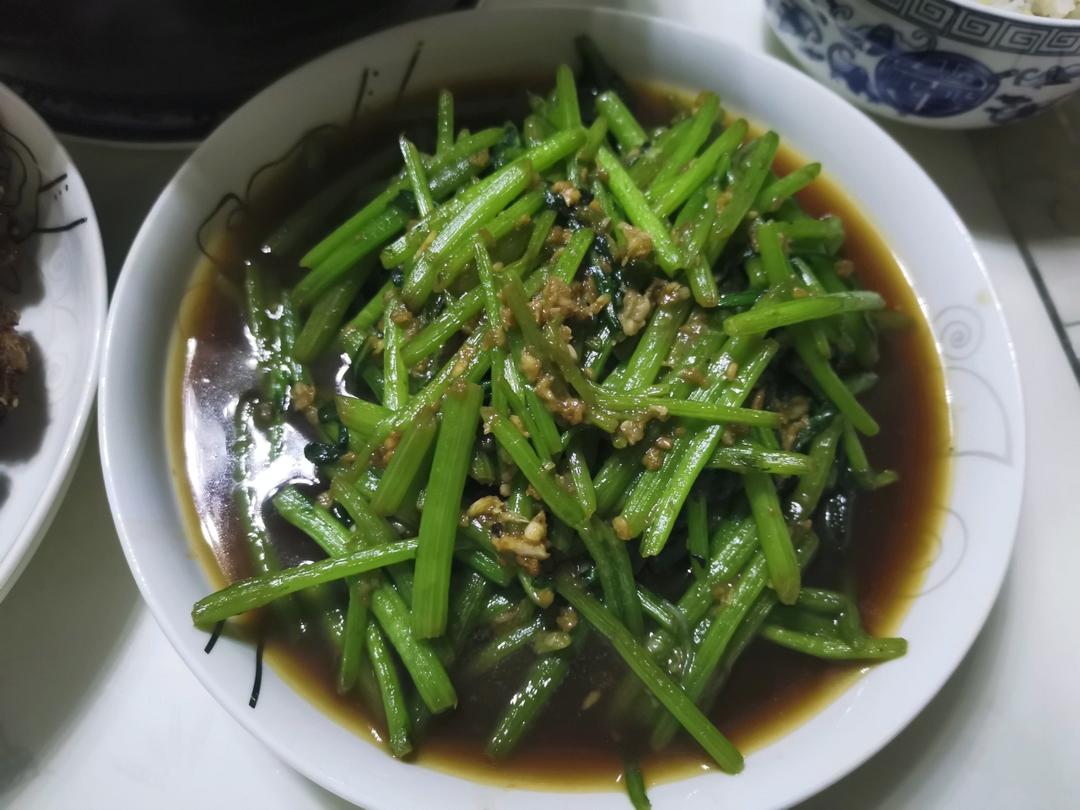 清炒茼蒿