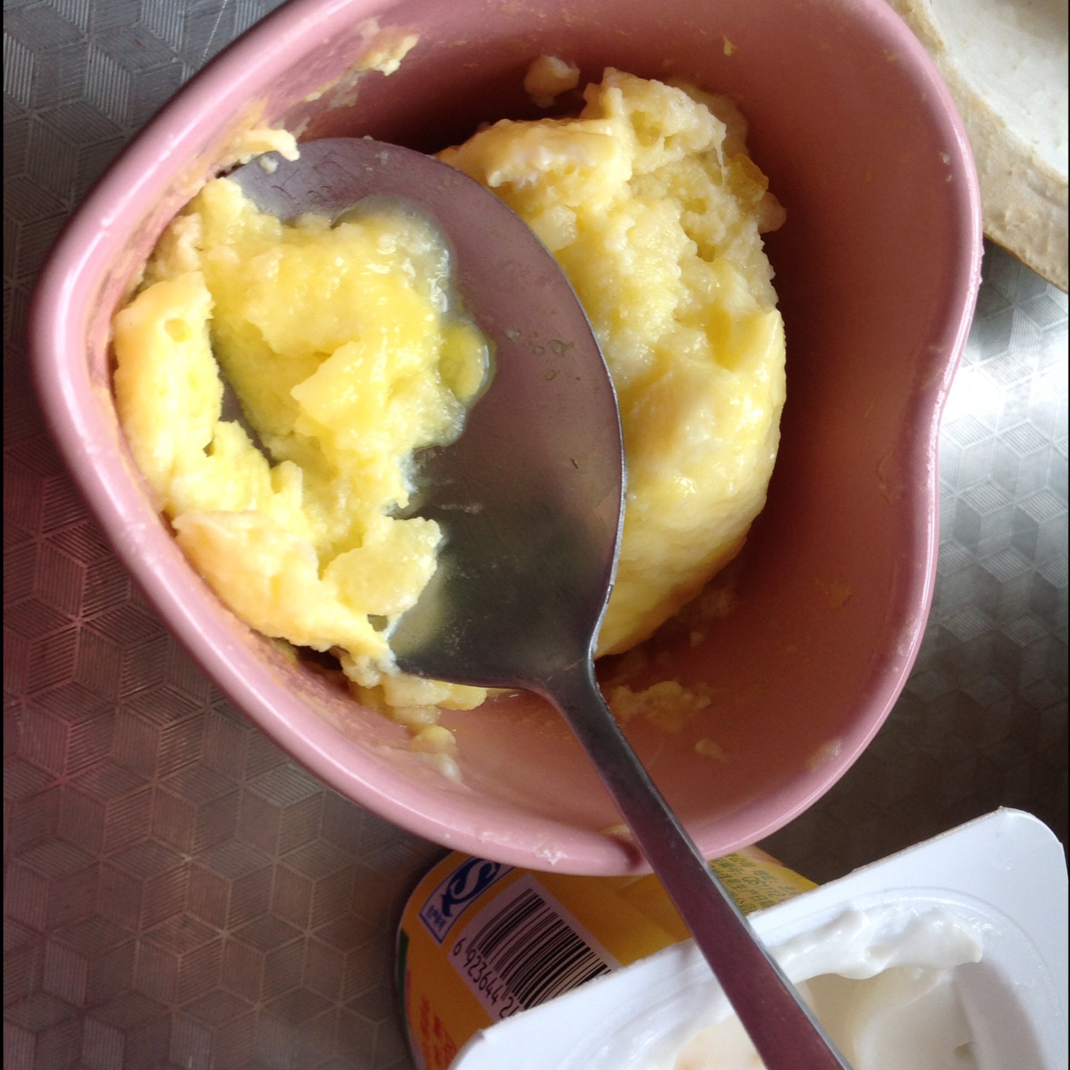 懒人食|1分钟微波炉柠檬酸奶小蛋糕（无油低脂版）