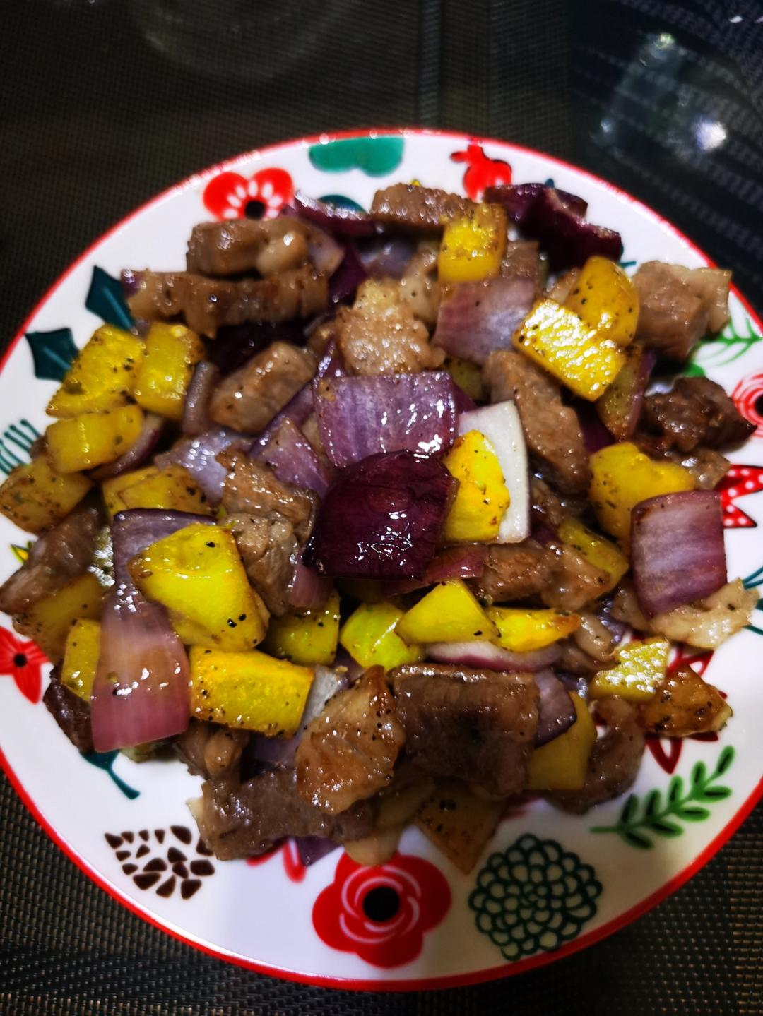 黄油香煎土豆牛排，下酒菜喝啤酒最搭