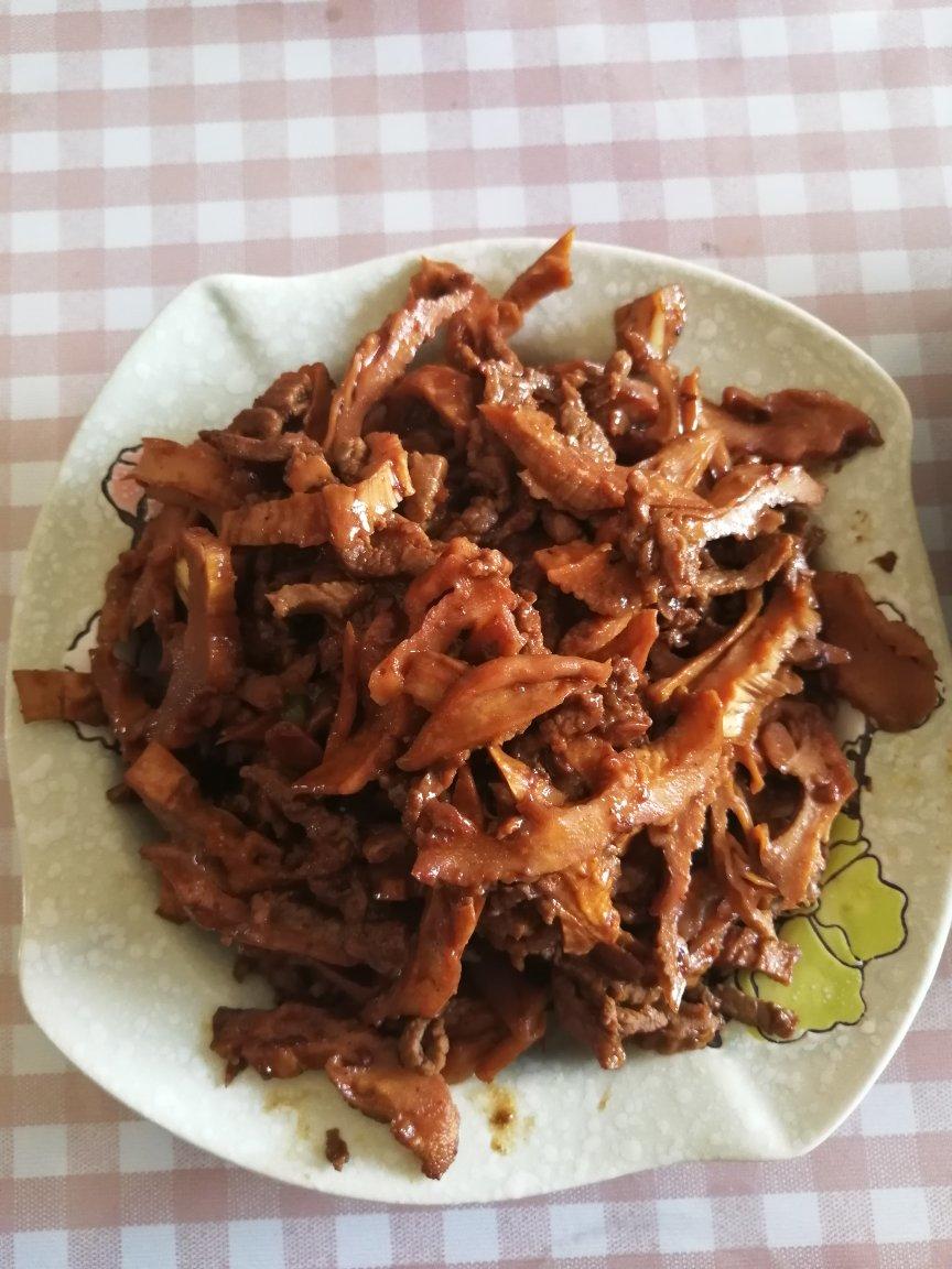 牛肉炒干笋子（玉兰片）味特鲜