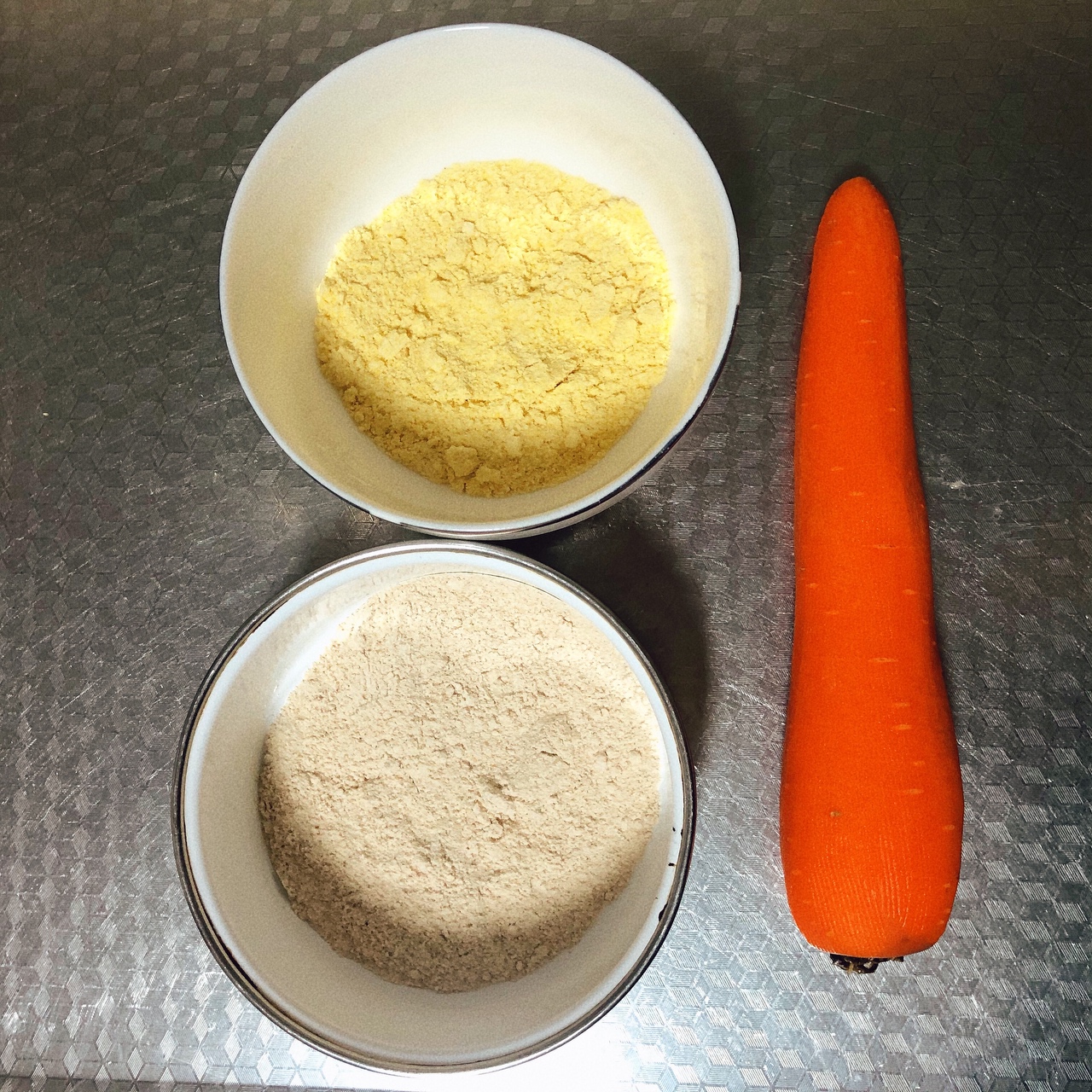 一口就忘不了的粉蒸胡萝卜🥕超快手低脂低卡减脂营养餐🥣（豫菜风味）的做法 步骤1