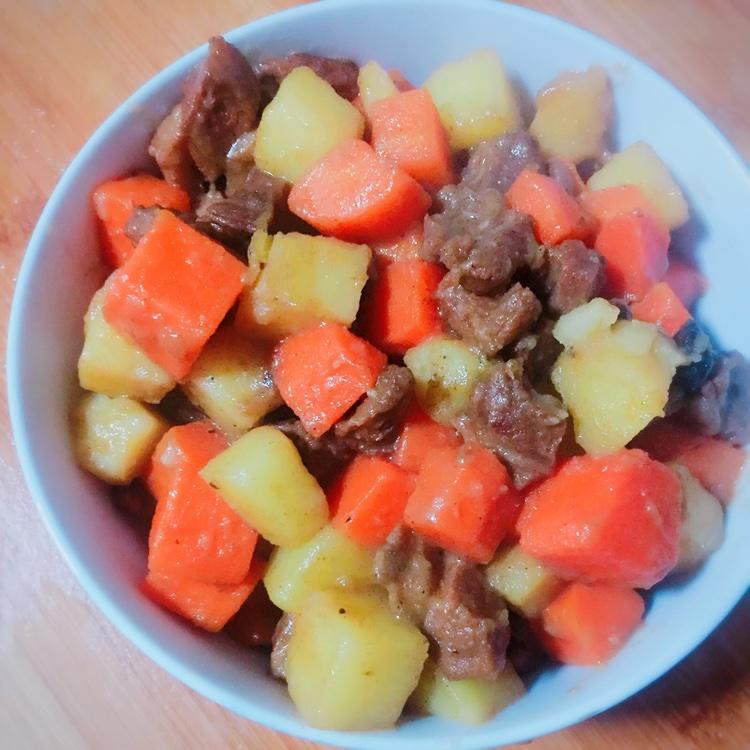 土豆胡萝卜烧牛肉