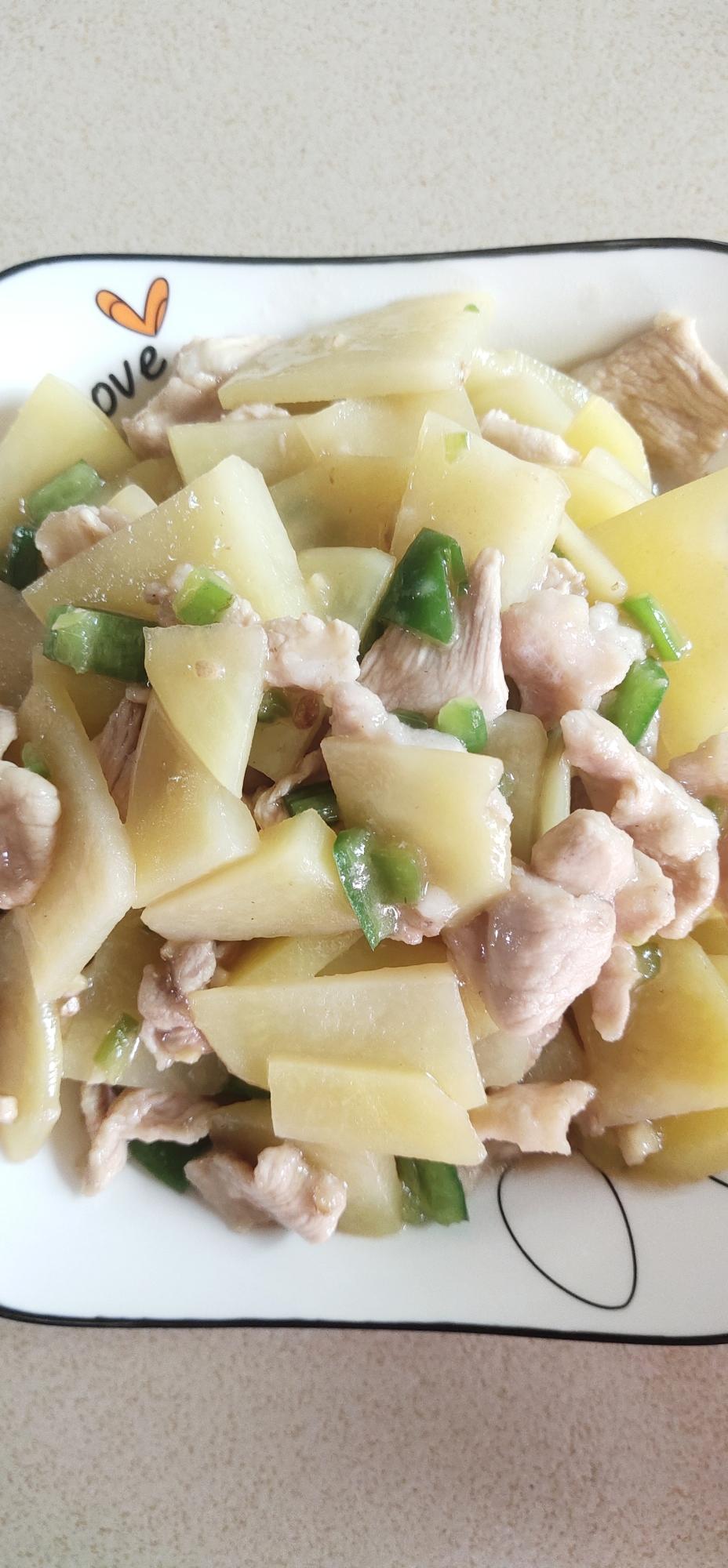 土豆炒瘦肉的做法