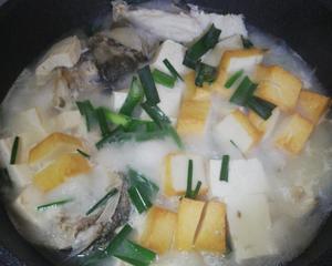 胖头鱼豆腐汤的做法 步骤10