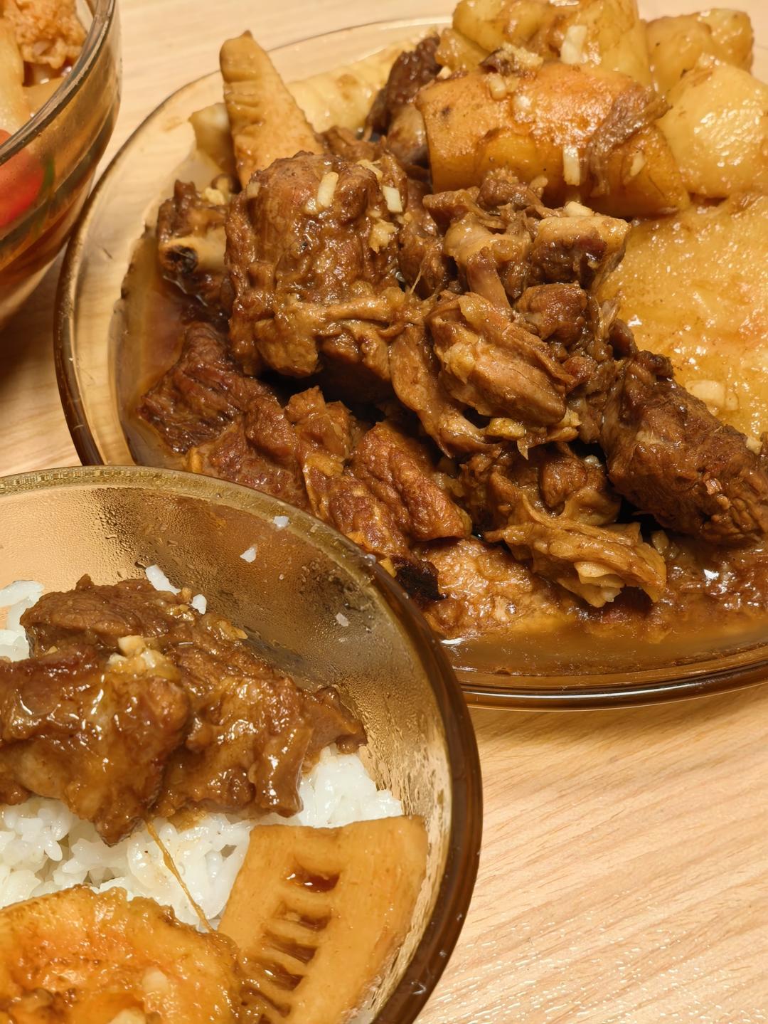 小土豆烧牛肉，红烧牛腩，好吃到舔盘