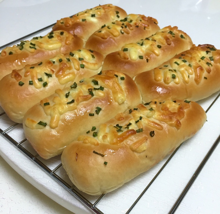 肉松火腿奶酪香葱面包