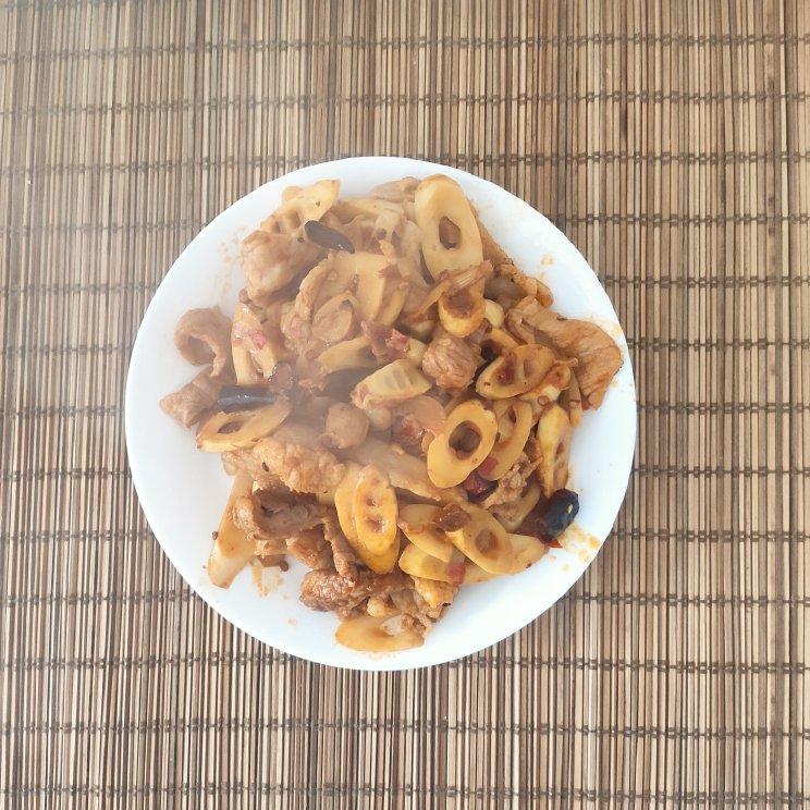 肉香笋鲜的春笋炒五花肉