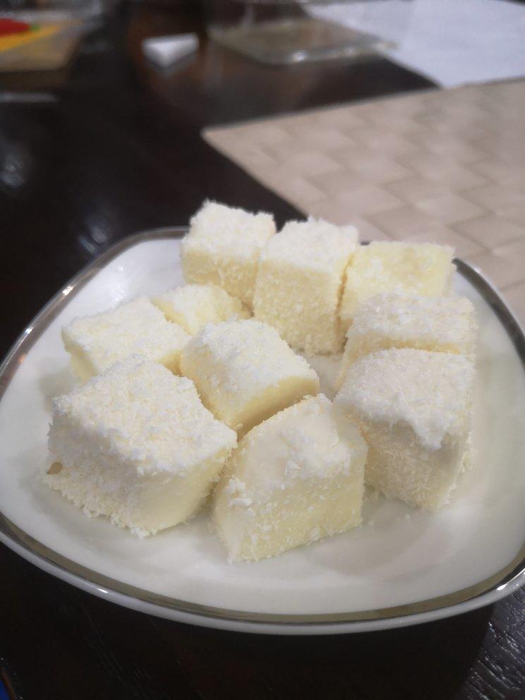 完胜85度C牛奶椰丝小方