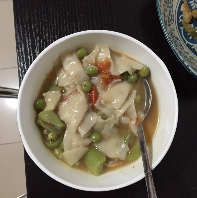 青菜汤面片儿