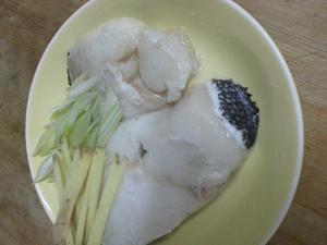 鲜哥的海鲜料理大餐之清蒸银鳕鱼的做法 步骤1