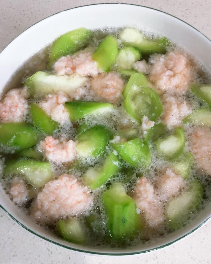 清甜丝瓜虾滑汤