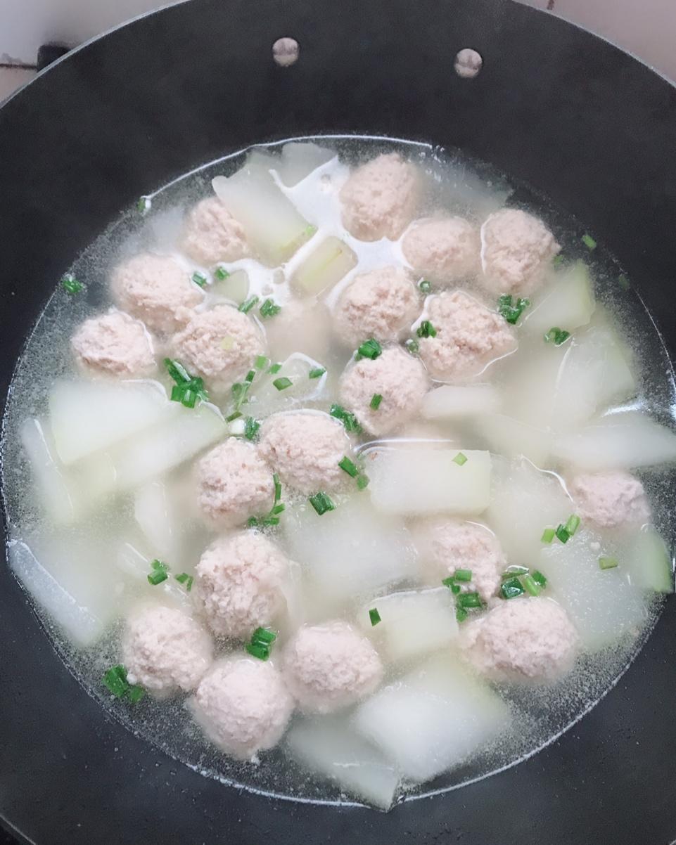 黄豆啊做的冬瓜汆丸子汤