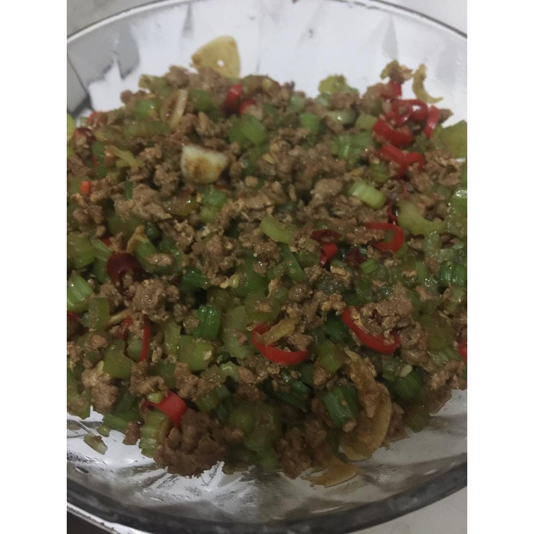 芹菜牛肉末「下饭神器」