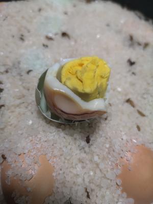 盐焗五香鸡蛋的做法 步骤9