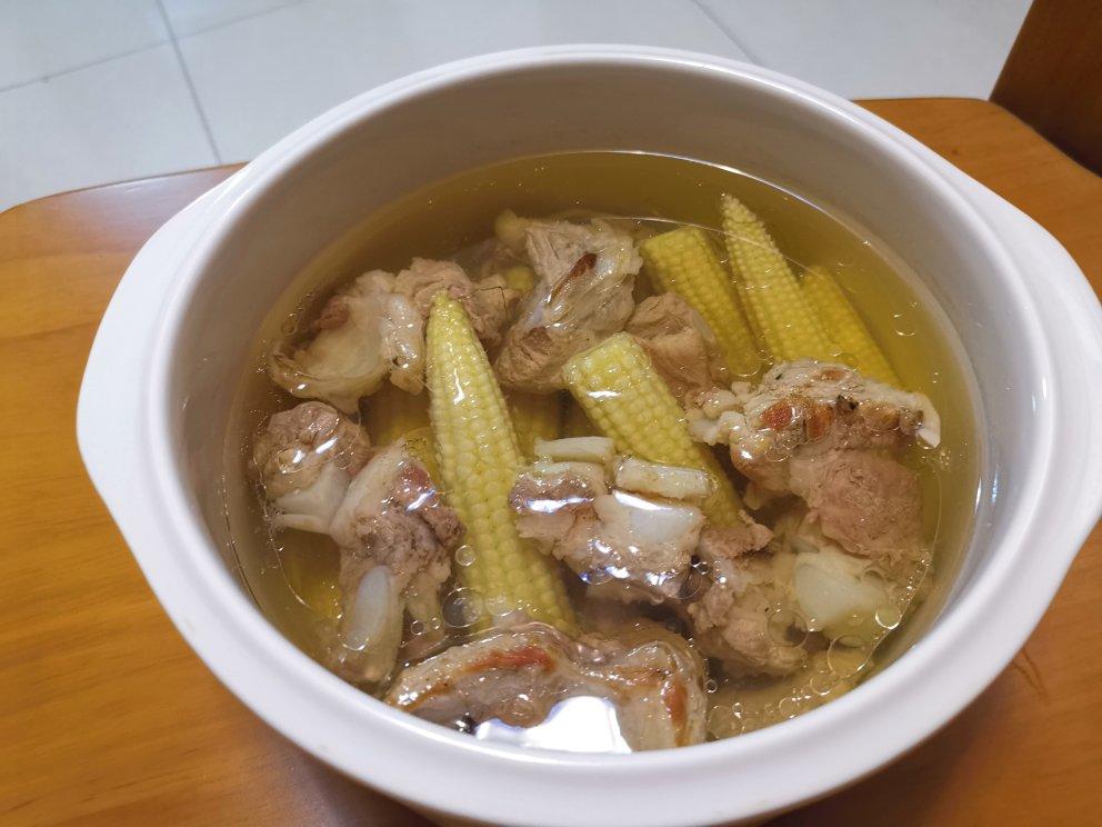 luuuciaaa做的玉米笋排骨汤