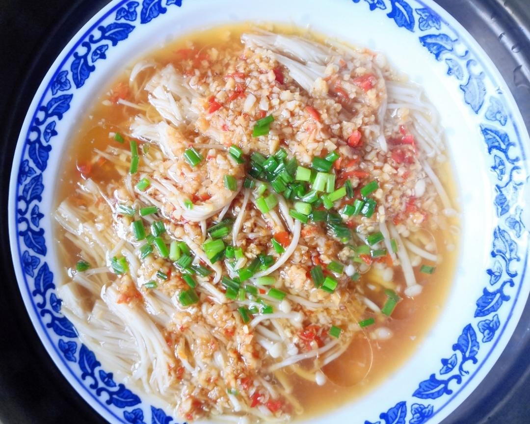 巨简单又好吃的蒜蓉金针菇的做法