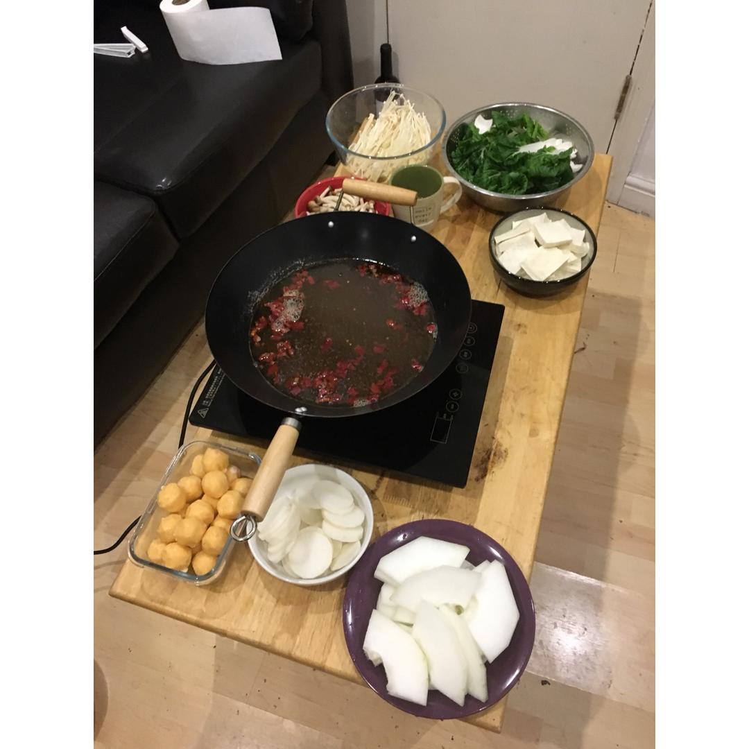 一个人两只碗三口锅的小日子