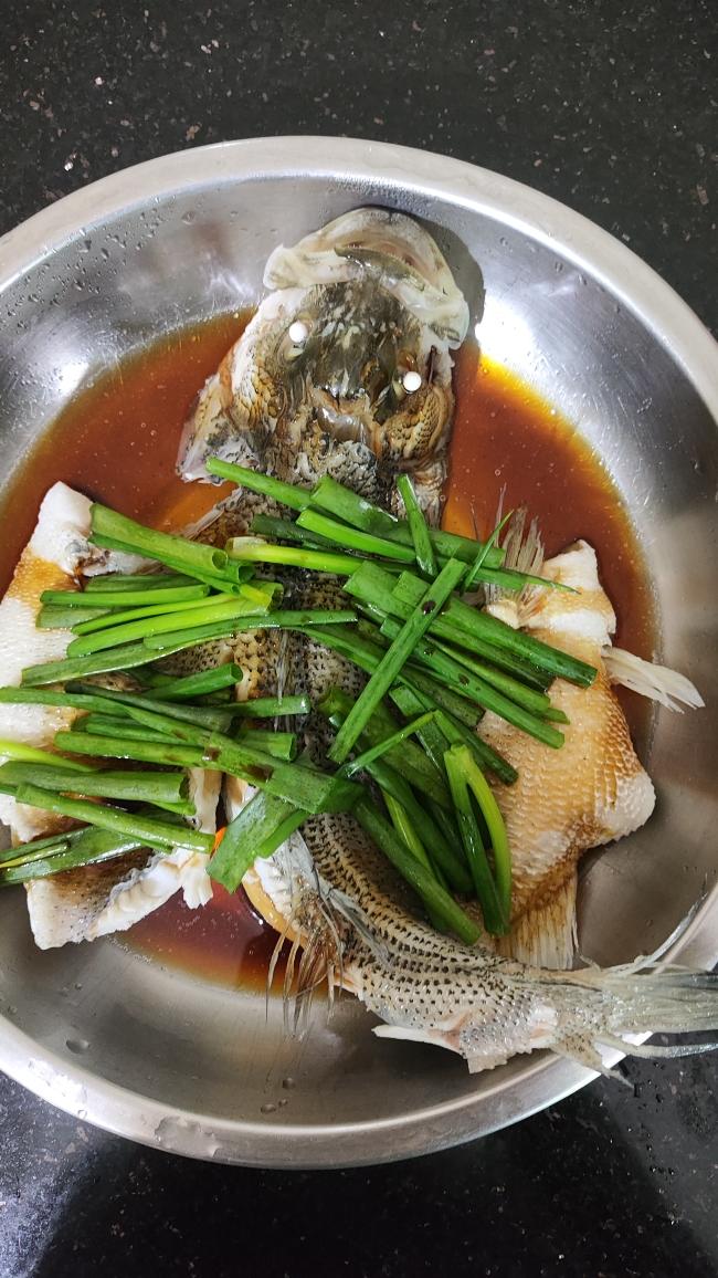 油盐水浸鲈鱼