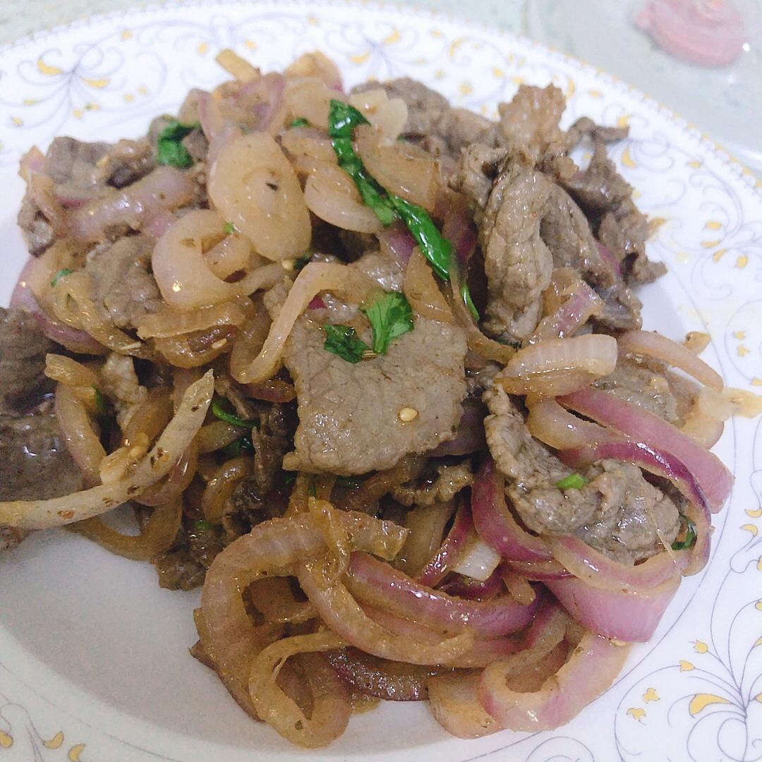 无敌简单好吃的洋葱炒牛肉