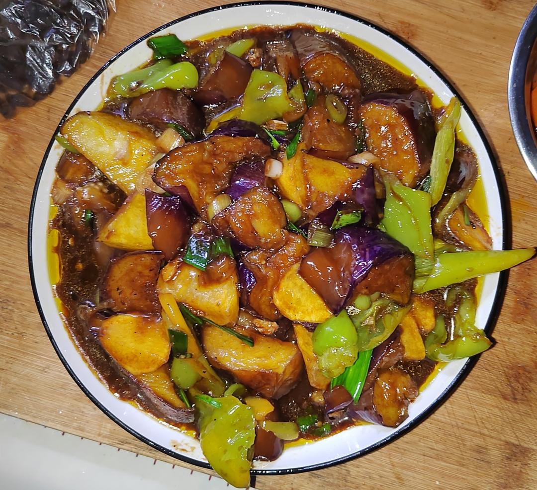 地三鲜（茄子，土豆，青椒）