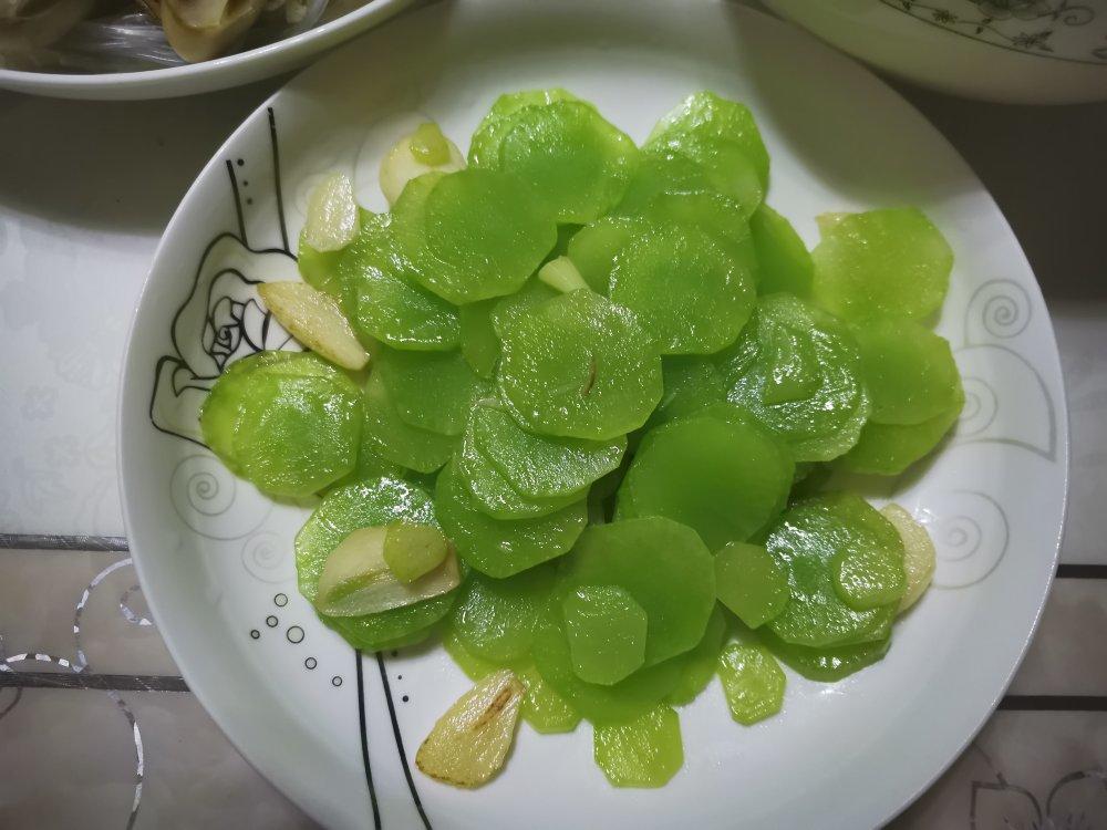 清炒莴笋
