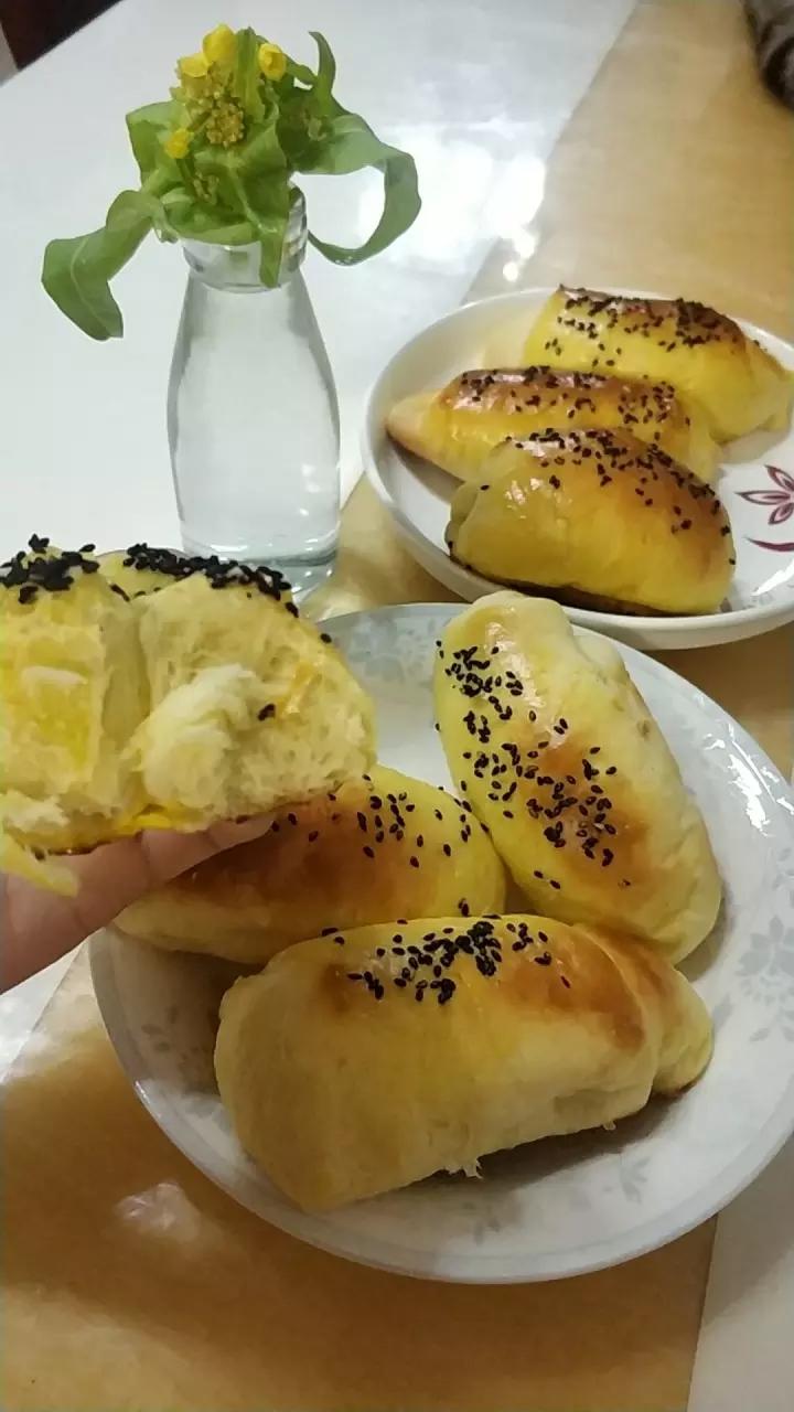 黄油面包卷