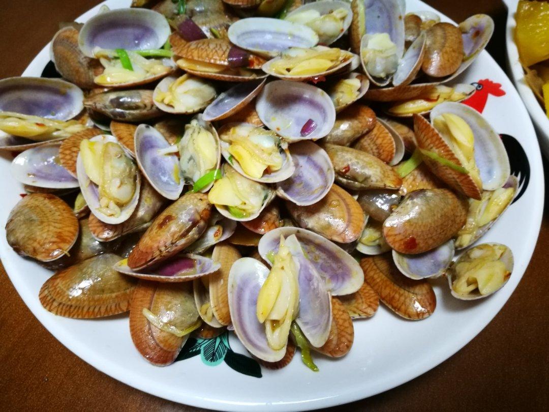 铁锅炒蛤蜊（花甲）