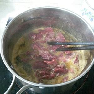沙茶酸菜牛肉的做法 步骤3