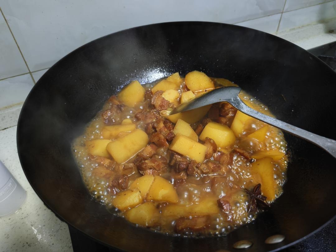 红烧肉炖土豆（丝毫不腻）