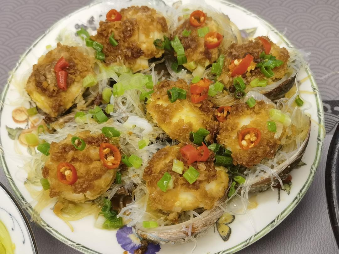 蒜蓉粉丝蒸鲍鱼