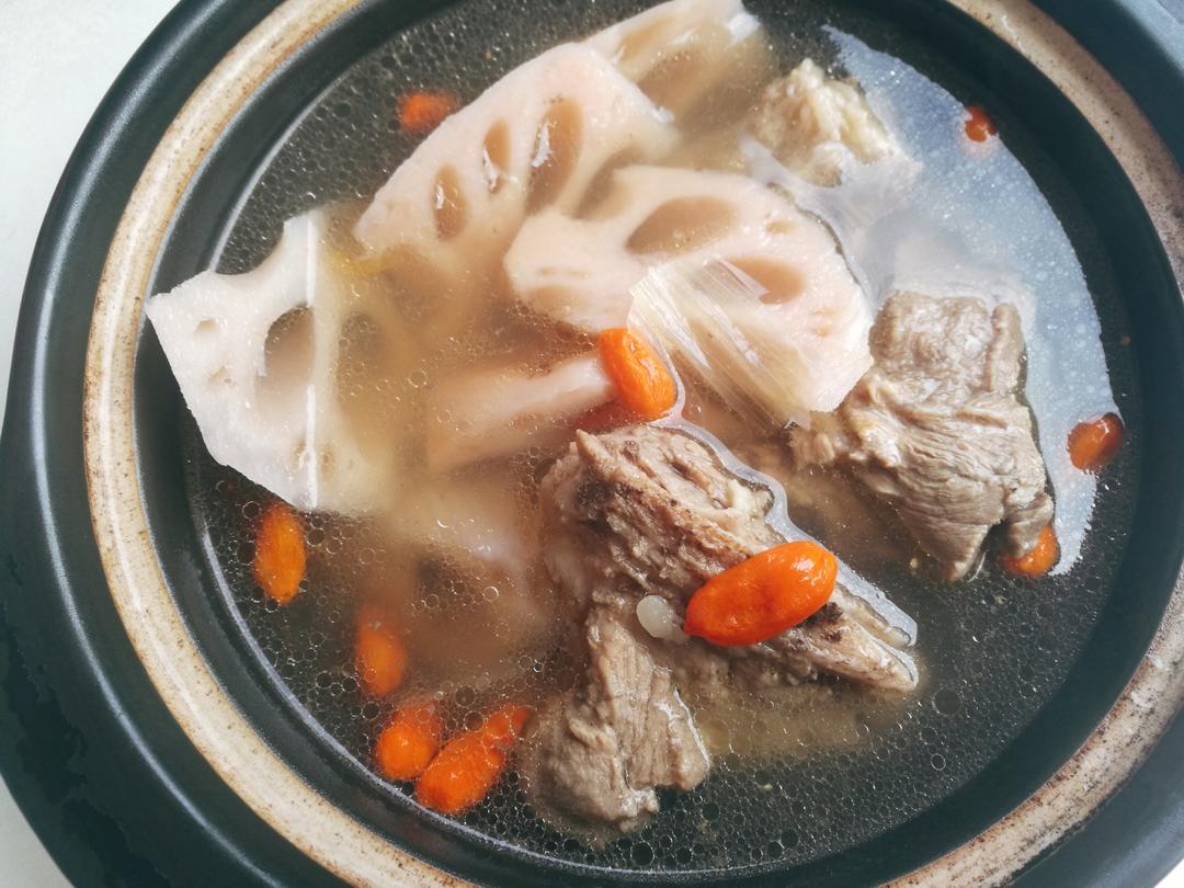 羡羡最爱的莲藕排骨汤的做法