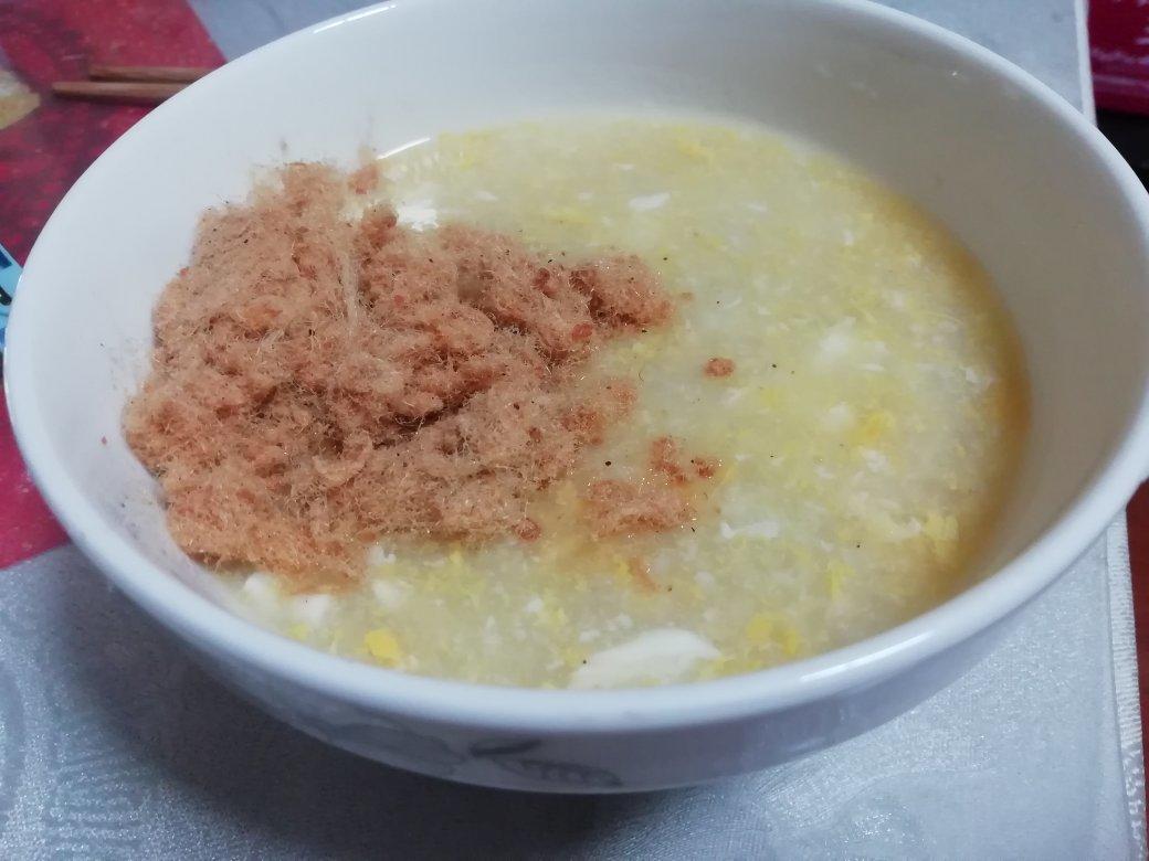 鸡蛋肉松粥