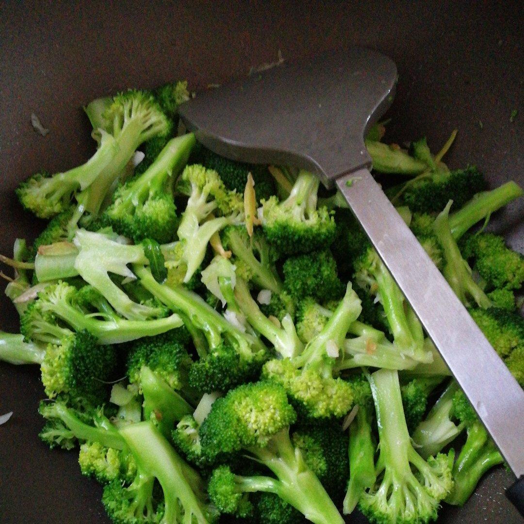 姜蒜炒西蓝花