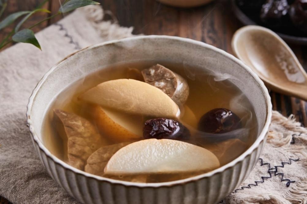 川贝雪梨猪肺汤,四季养生的做法