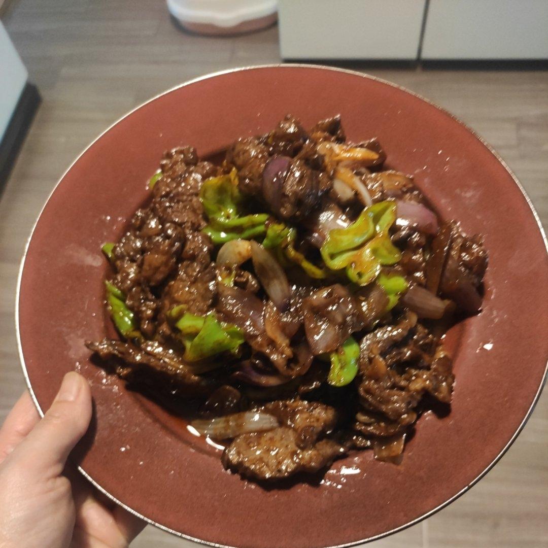 秘制铁板黑椒牛肉粒