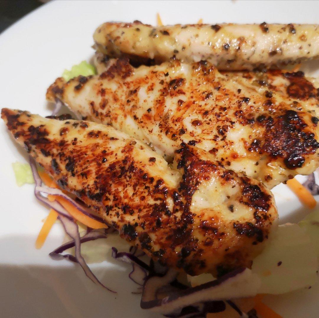 酷炫屌炸天好吃的煎鸡胸肉（香蒜蜂蜜煎鸡胸肉）