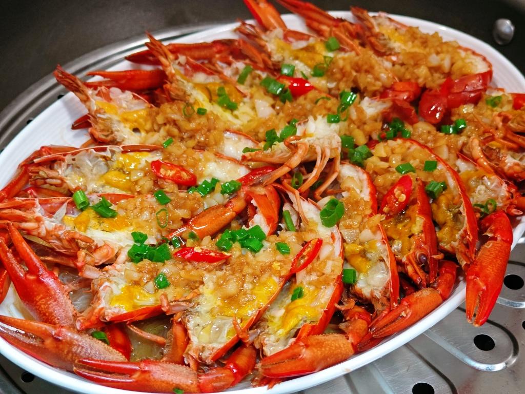 蒜蓉粉丝蒸龙虾