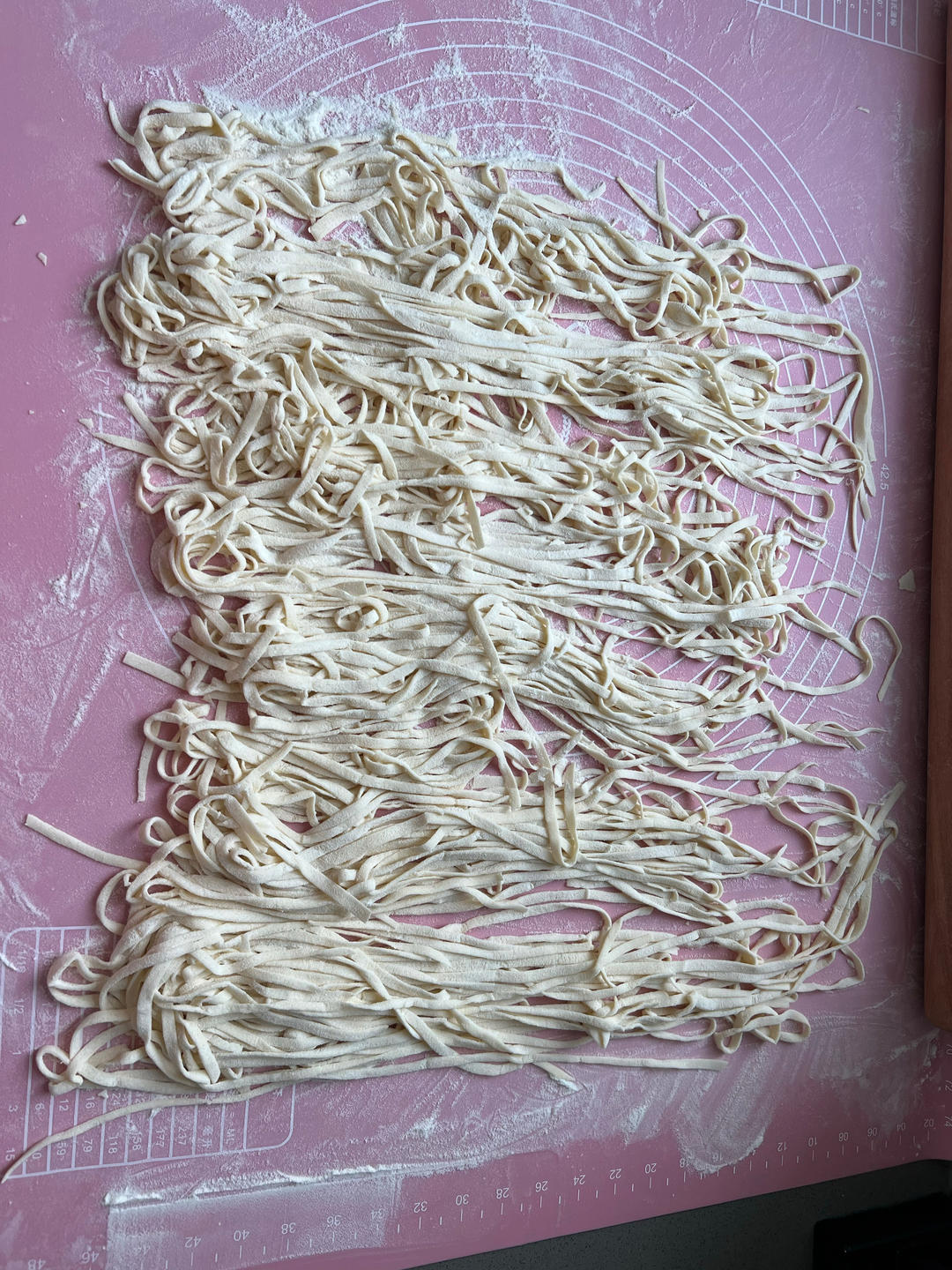 饺子皮（薄而筋道不用一个个擀）