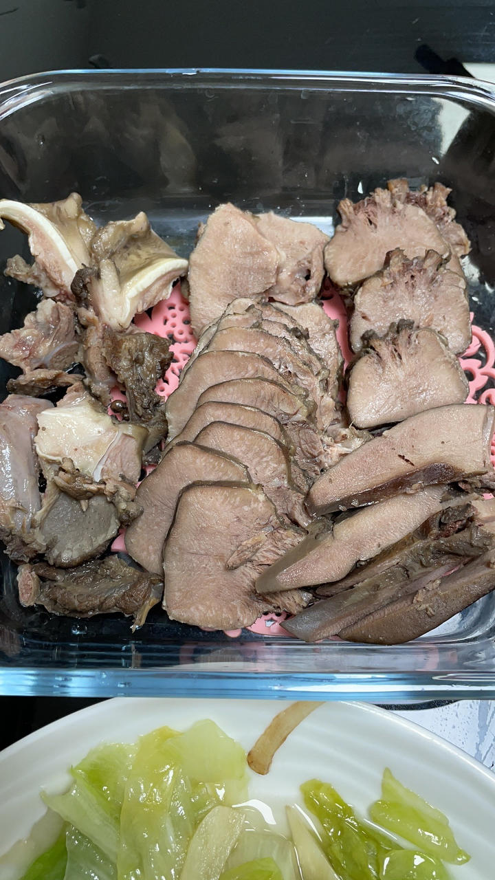 好吃的卤猪舌