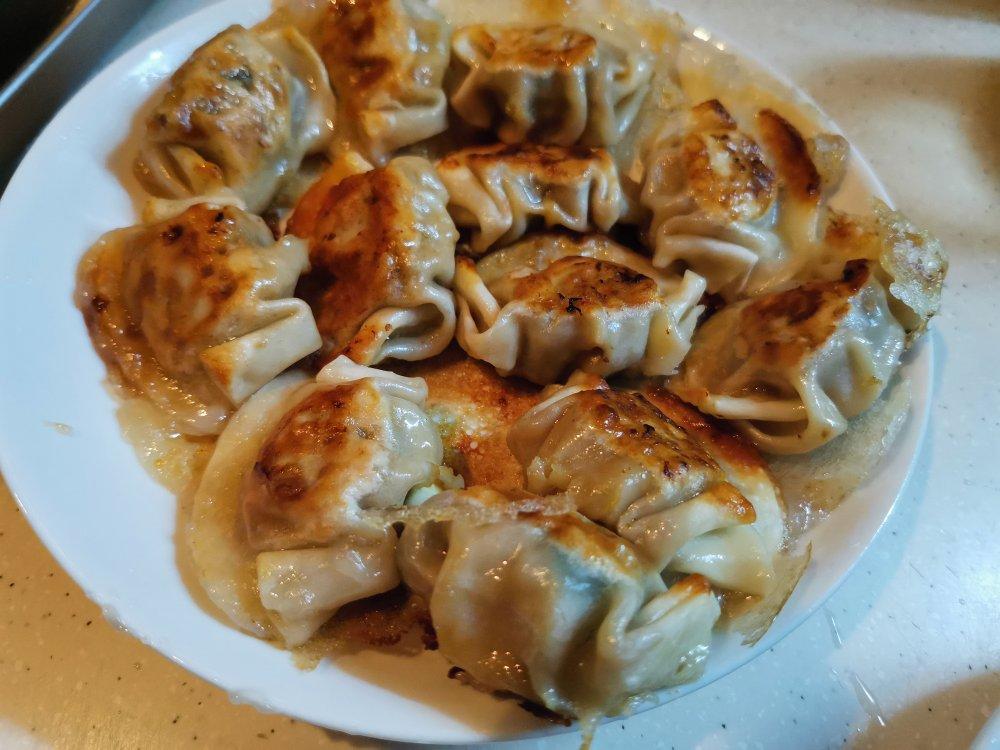 冰花煎饺（个人认为最好吃的饺子做法了！）