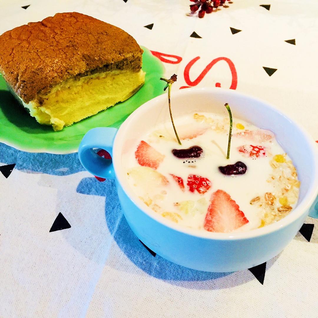 悠然自得美食诱惑做的牛奶水果燕麦粥