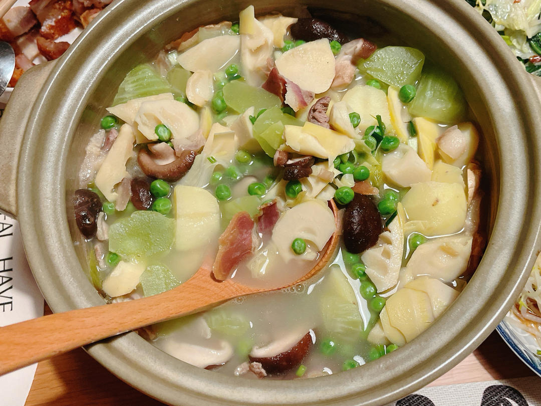 鲜掉眉毛的火腿干贝春笋汤