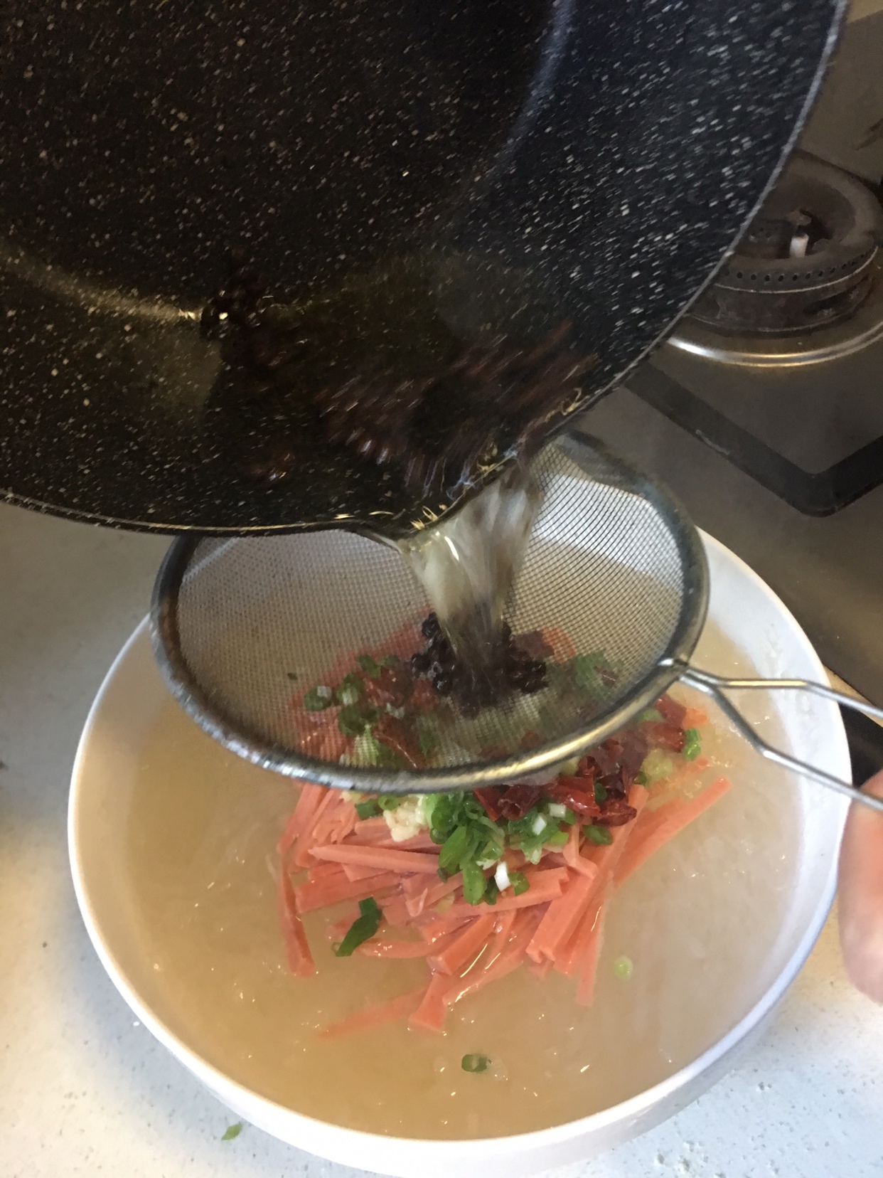 小白都能一次成功的美味水煮萝卜丝的做法 步骤11