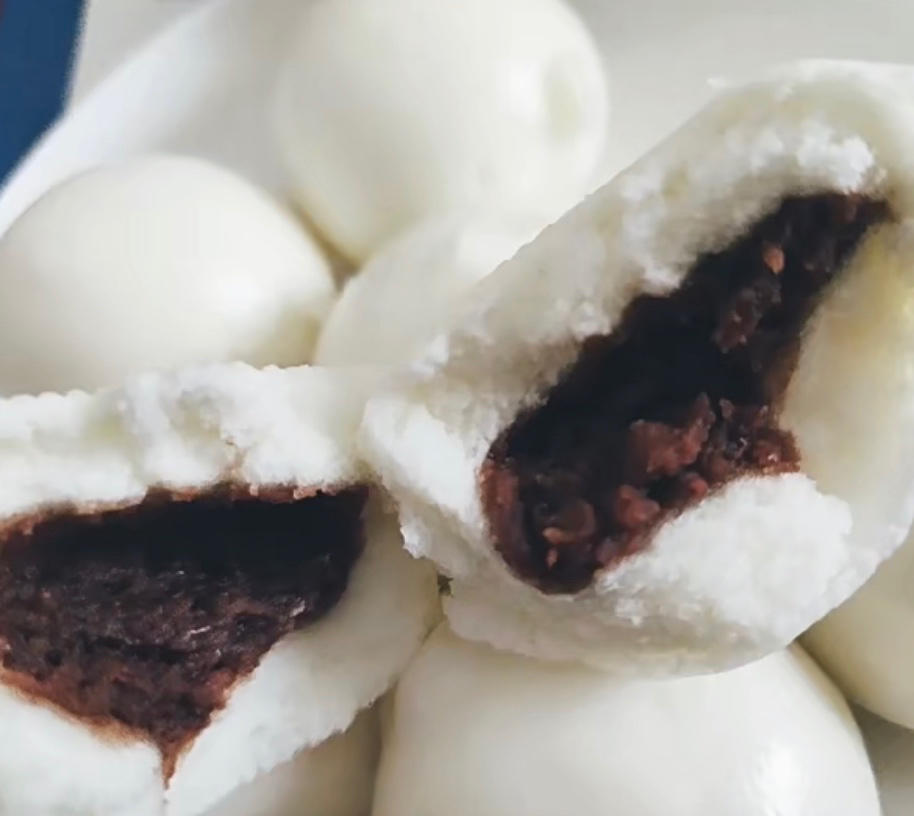 暄软香甜的豆沙馒头