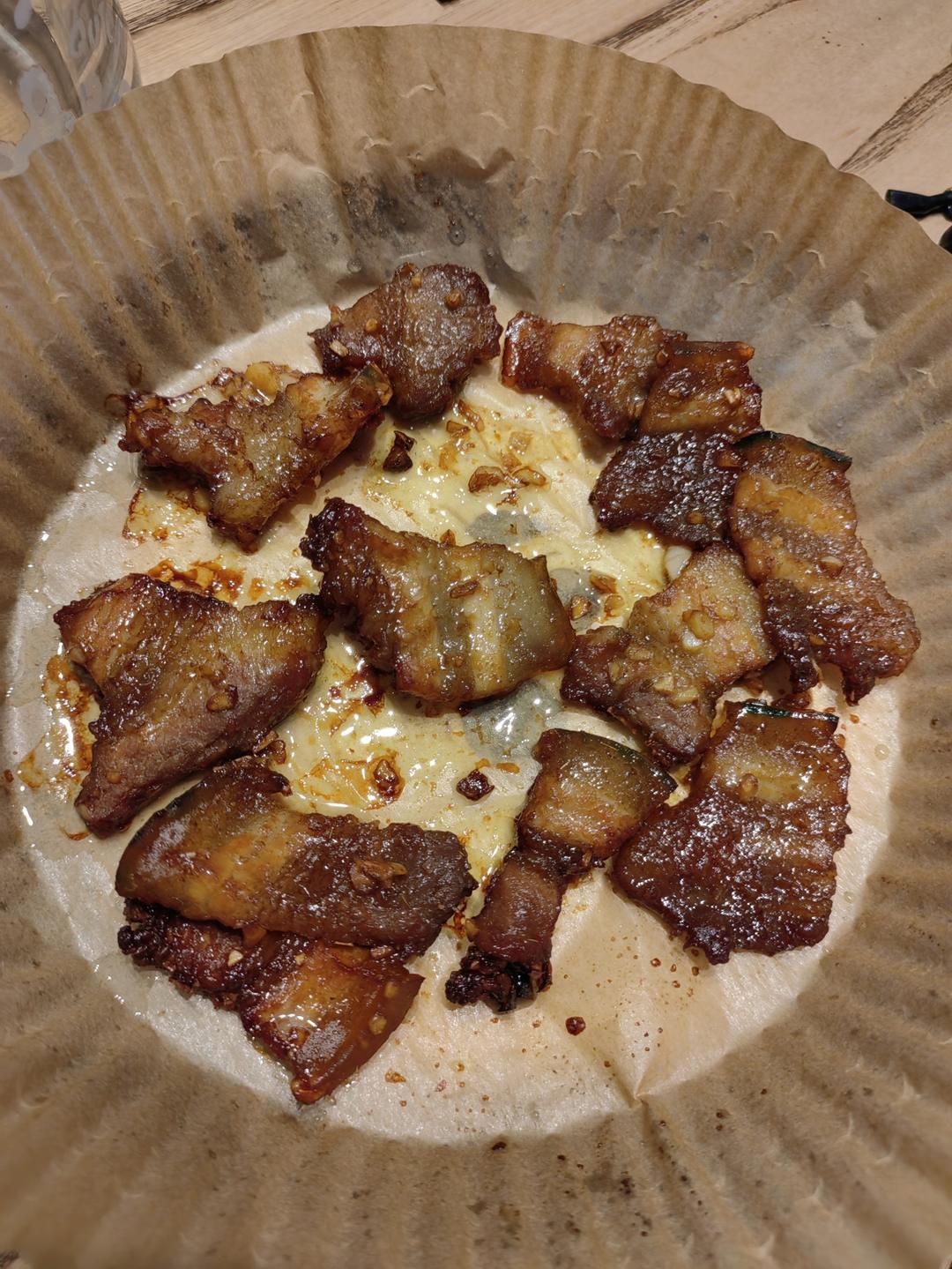 好吃到舔手指‼️秘制蒜香孜然烤五花肉～