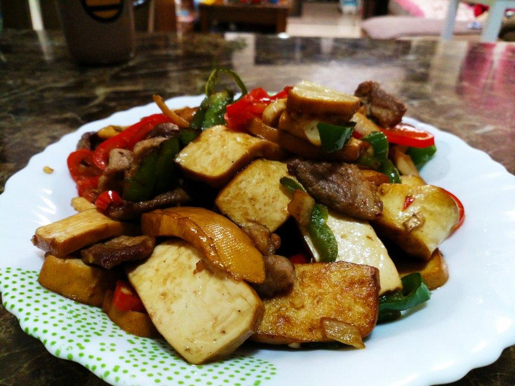 香干辣椒炒肉~  真的好吃爆了