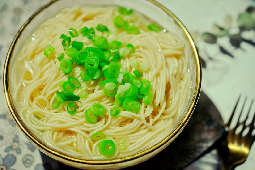 乐儿-40做的葱油面