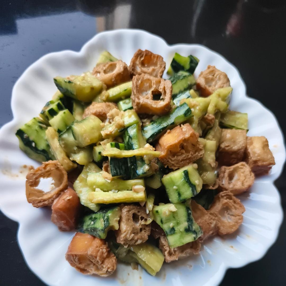 黄瓜拌油条 | 双重酥脆！不开火就能轻松搞定！